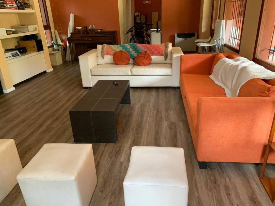 Casa con piscina y gran parque en Los Cardales - 4