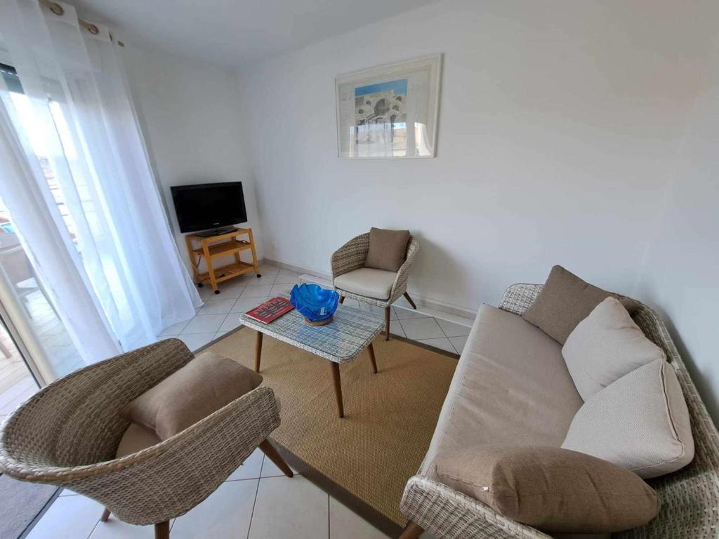 Appartement 3 pièces climatisé avec terrasse à Marseillan, parking privé, proche des commodités - FR-1-326-806 - 4