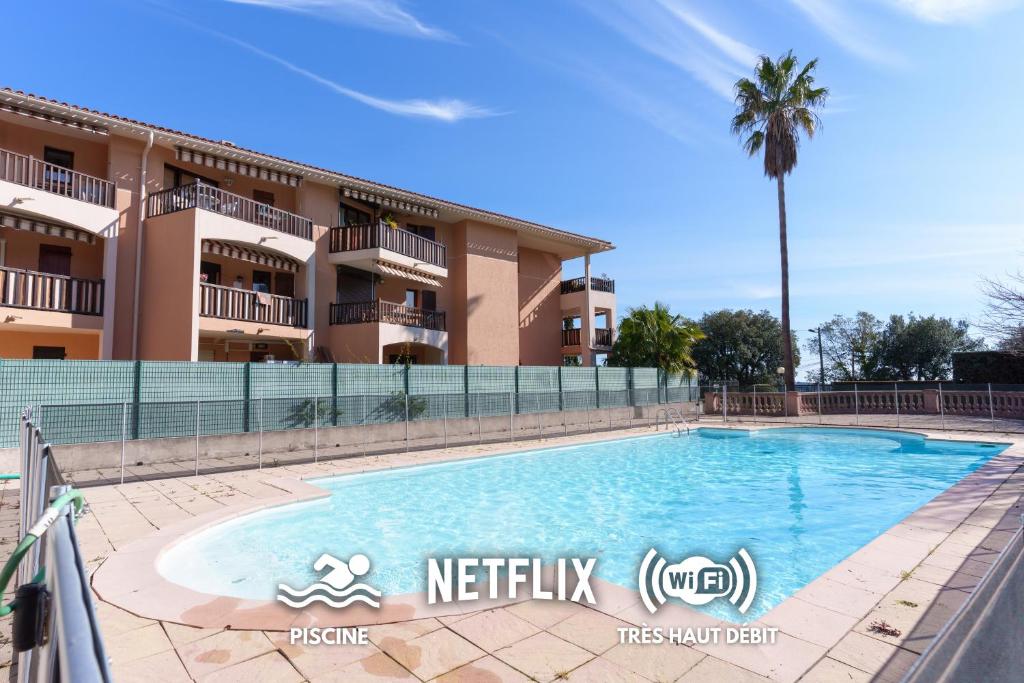 Le Cosy : Terrasse • Parking • Piscine • Clim - 1
