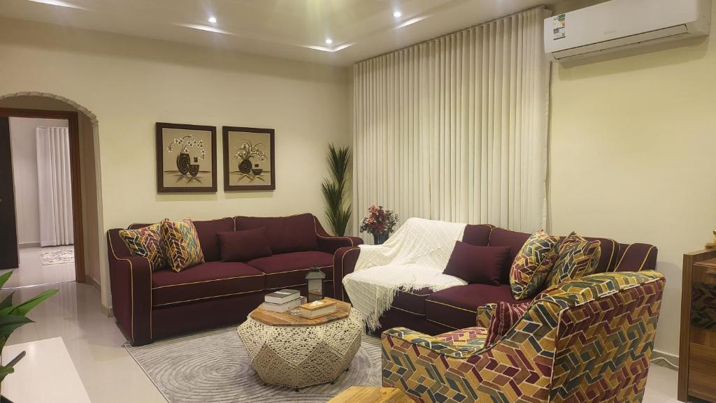 شقة فاخرة vip دور ارضي ثلاث غرف - وصول ذاتي, Rijád