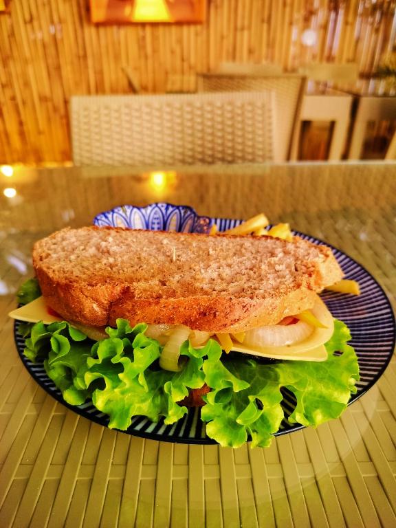 อาหารและเครื่องดื่ม