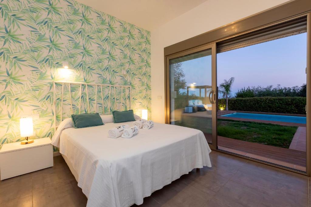 Villa in Ibiza Town Sleeps 12 - 4