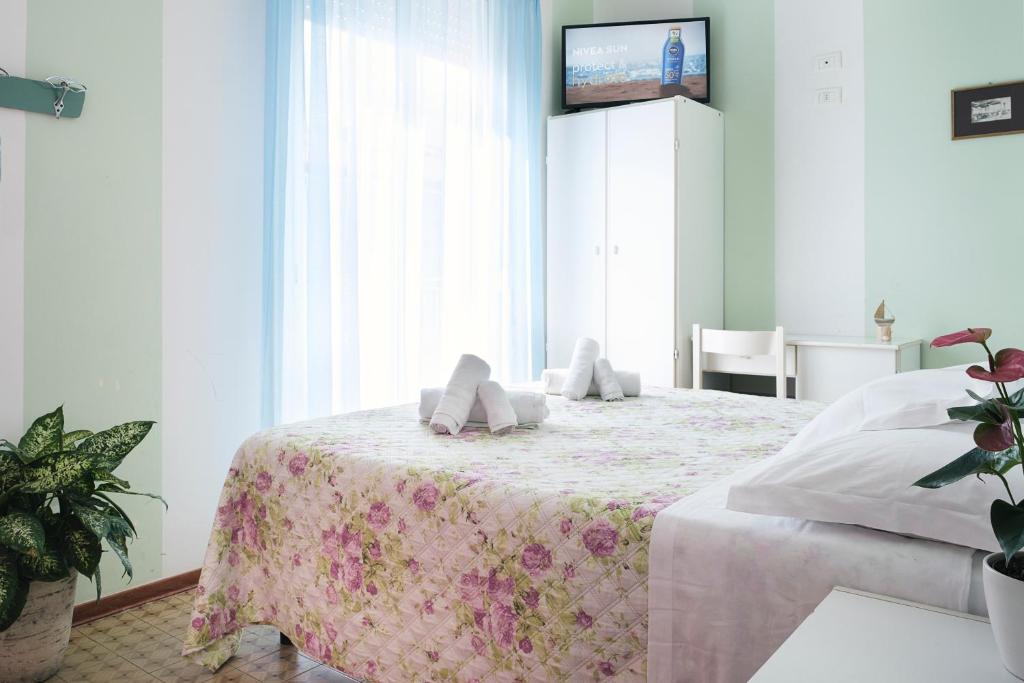 Hotel Cheri - 4