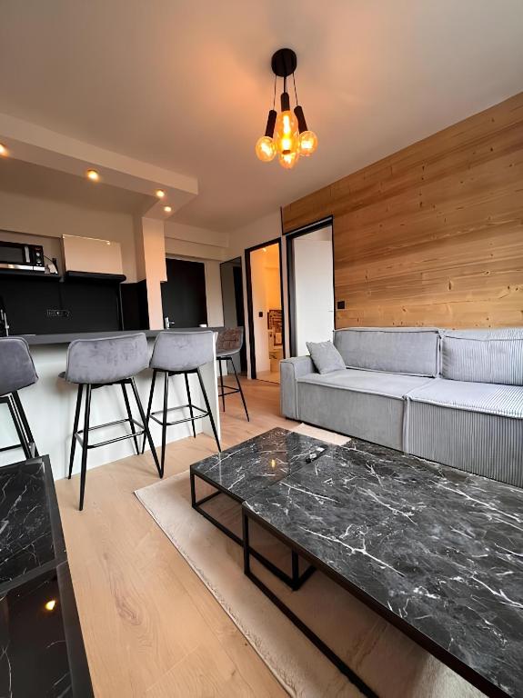 Vue Mont blanc, ski et village, Combloux