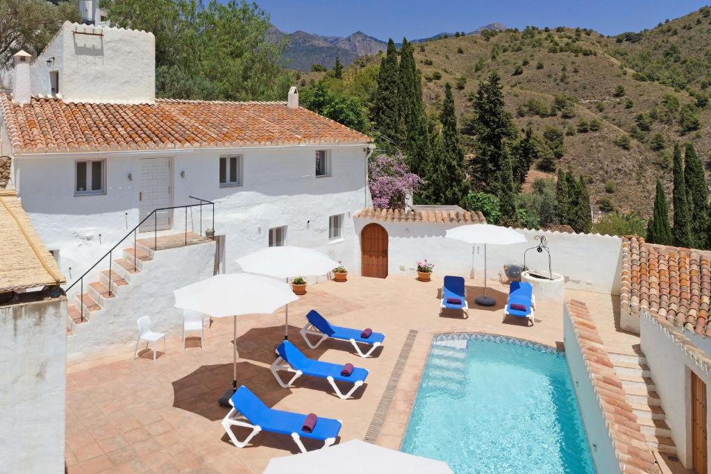 The Little Well: Private Pool Sleeps2 Views - 2
