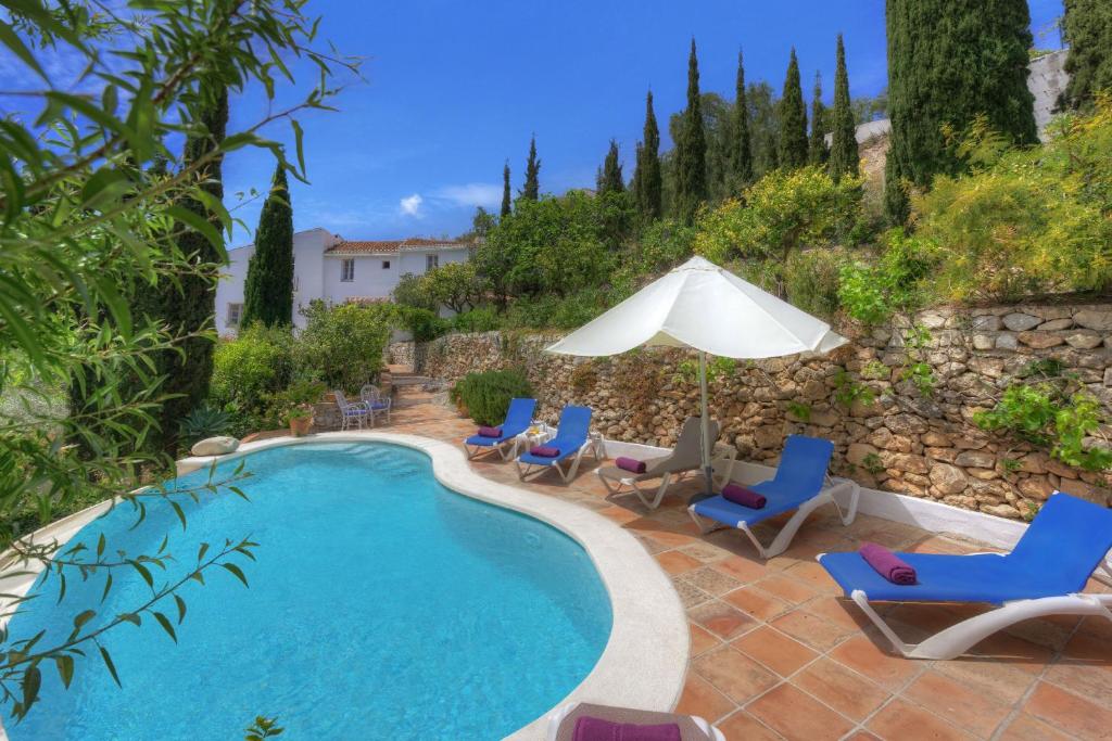 The Old Mill: Pool Sleeps 8 WiFi 4 bed views - 1