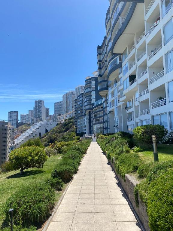 Studio luminoso, acogedor, maravillosa vista al mar primera línea la mejor ubicación de Reñaca y playas - 2