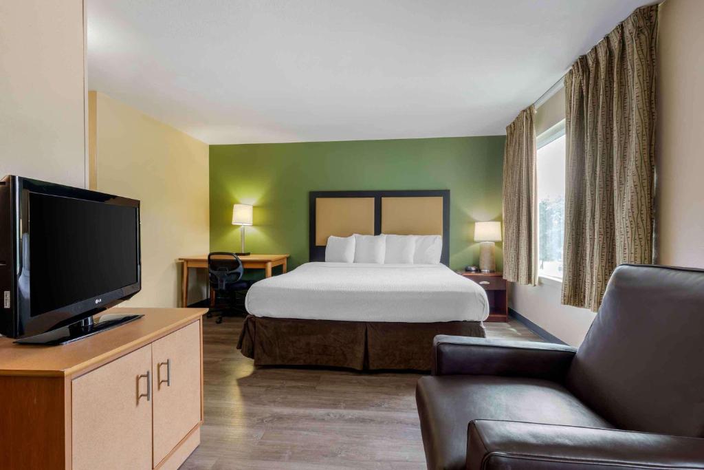 Extended Stay America Suites - Raleigh - RTP - 4919 Miami Blvd.