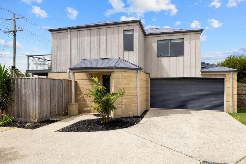 Beachside Escape, Cowes