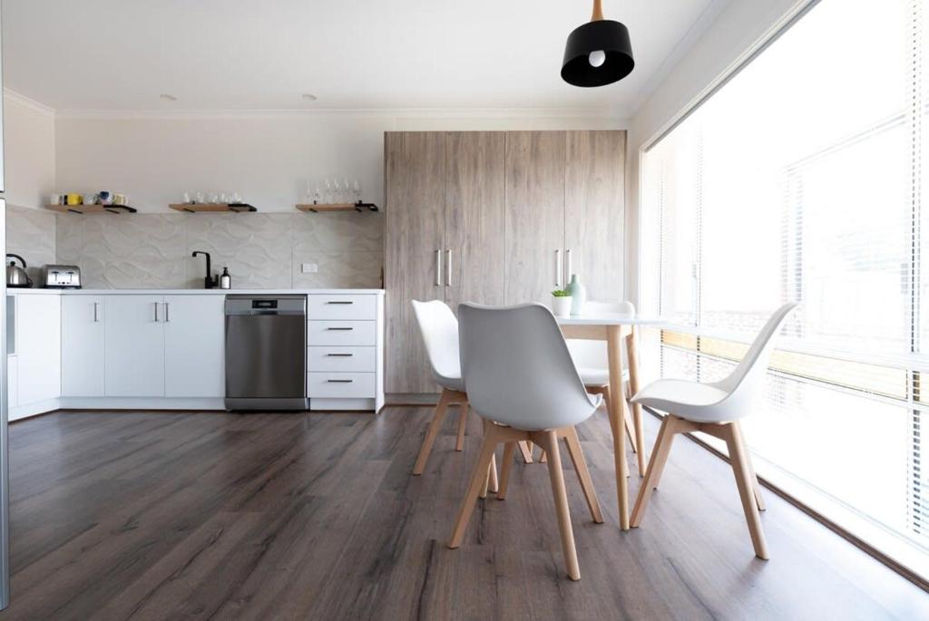 Cosy & Sweet: Near the City WiFi =& Parking, Kings Park