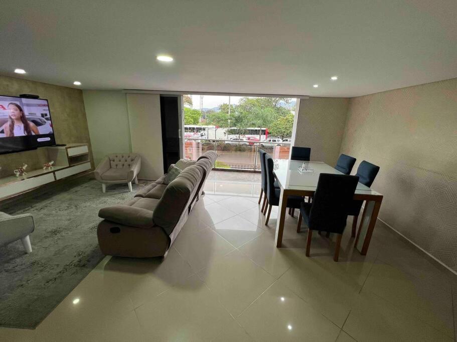 Apto 4 habitaciones privadas 140mtros - 2