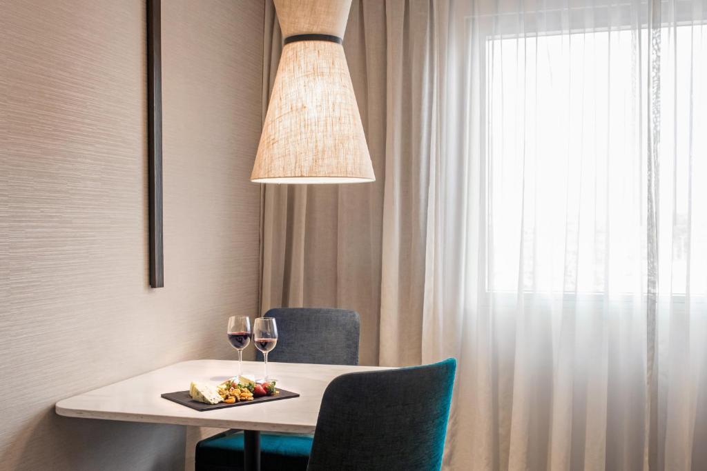 Crown Promenade Perth Hotel