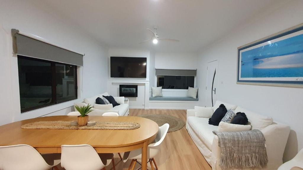 Sand and Swell at Sawtell, Sawtell