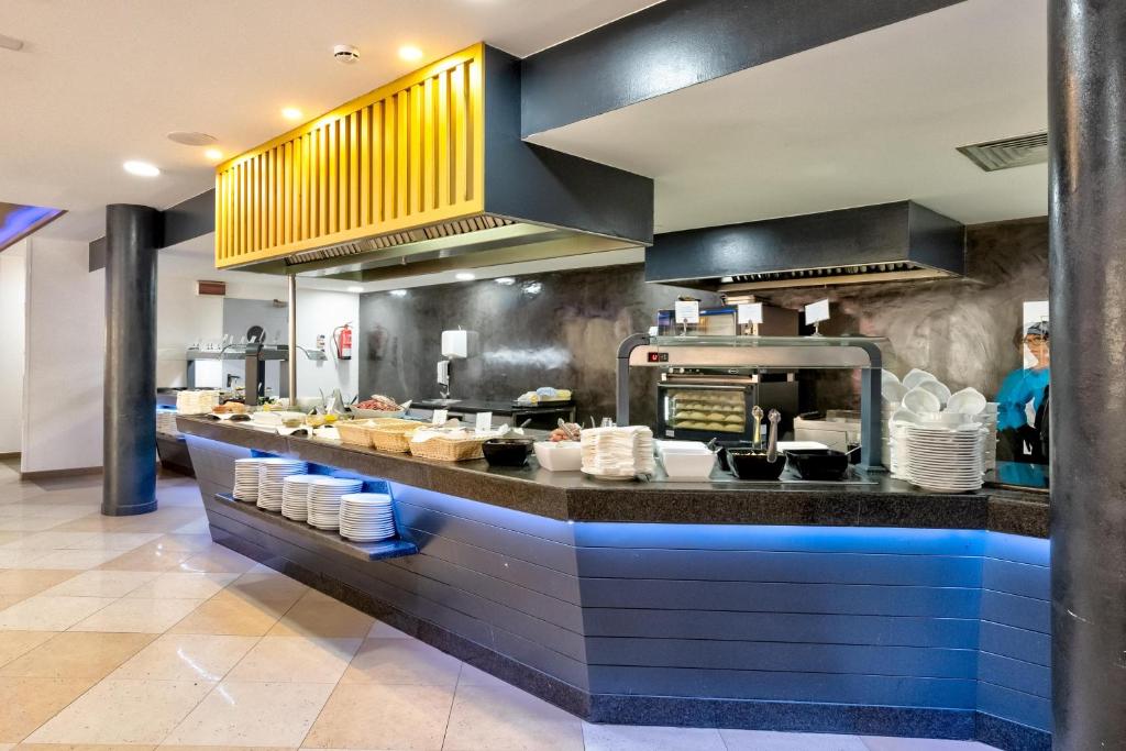 Hotel Chatur Costa Caleta — Restaurant & bars in Caleta De Fuste, Canary Islands