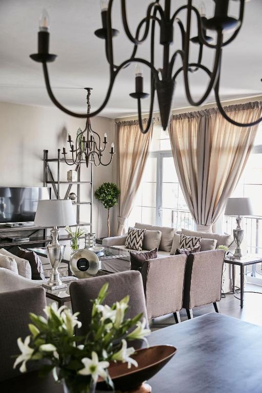 帕拉西納套房公寓 (Palacina The Residence and The Suites)