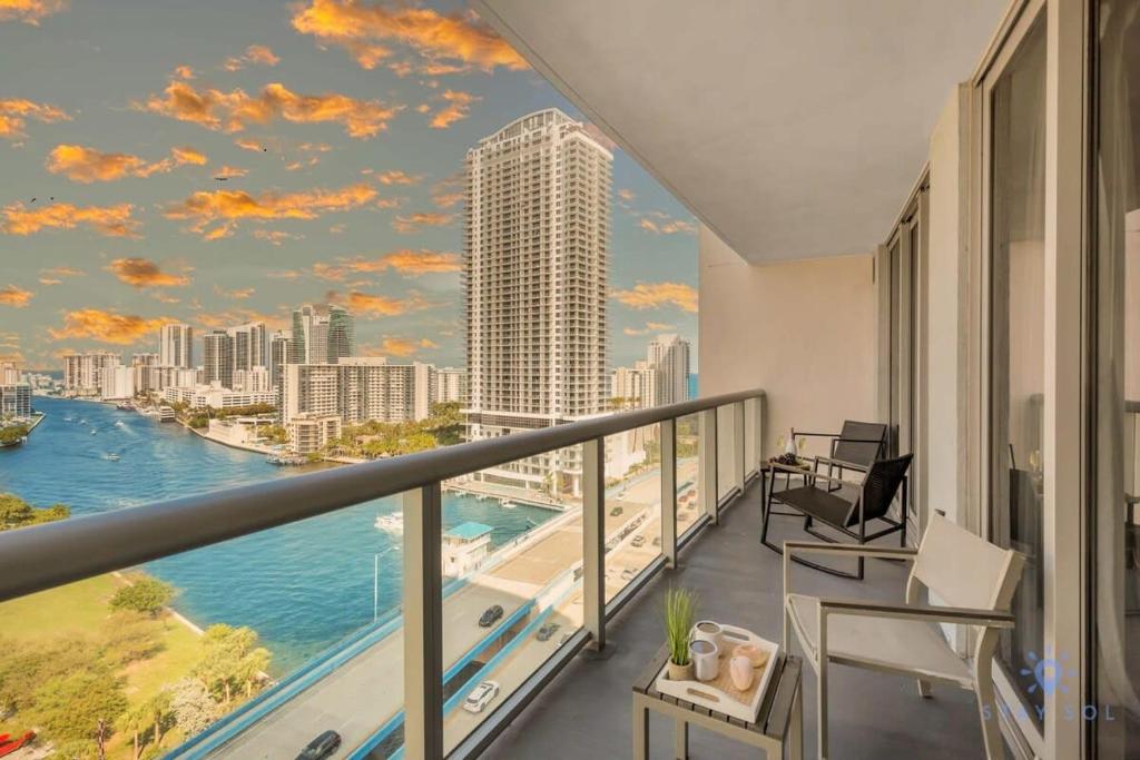 Amazing Pool - Gym - Complementary Shuttle, Hallandale Beach