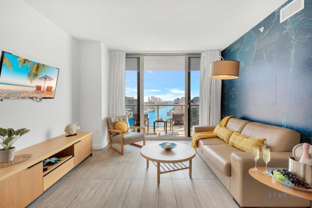 Infinite View, Balcony with Gym and Amazing Pool, Hallandale Beach