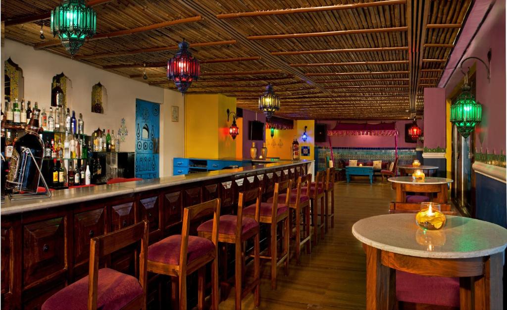 อาหารและเครื่องดื่ม