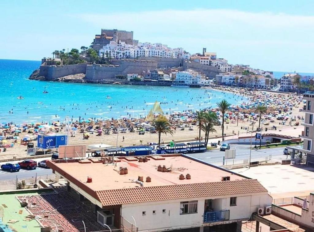 APARTAMENTO NUEVO CÉNTRICO en PRIMERA Línea de playa con vistas al Mar, Piscina, aire acondicionado y wifi - 2