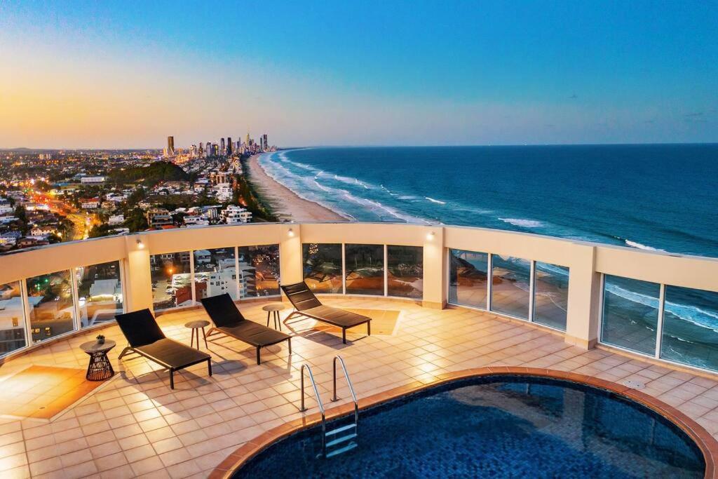 Palace in the sky, Gold Coast