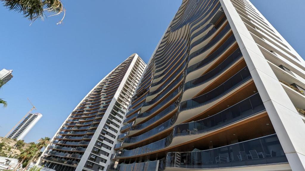 SUNSET WAVES sea & light apartments, Benidorm