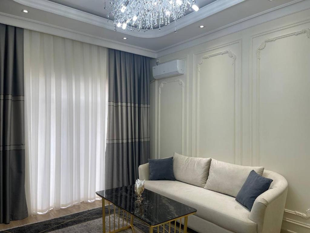 Daily apartment in Tashkent 21 by RNB estate, Taškent