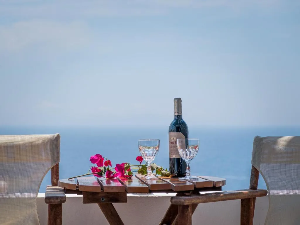 Markouli Studios, hotel di Donoussa