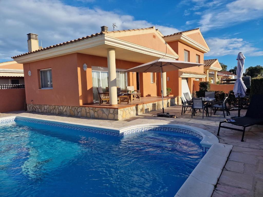 Riumar Estrella, 300m to beach, private pool, On-Site-Service, dog beach, Riumar