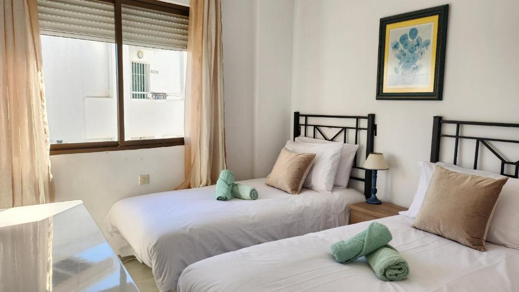 Carabeo 99 - Sleeps 4 - 4