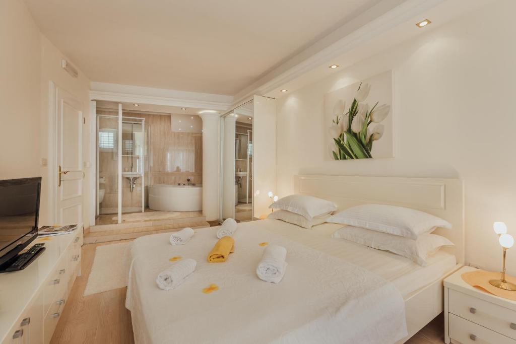 Apartments Porobic - 4