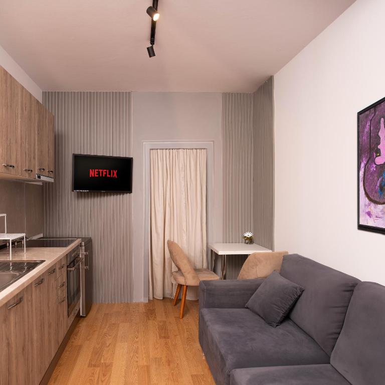 Suprem Apartment Modern Studio Near City Center, Self Check-in & Fast Wi-Fi, Tirana