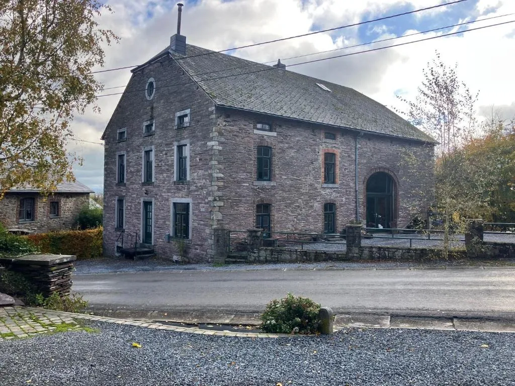 B&B Ferme1883，位于Lierneux的酒店