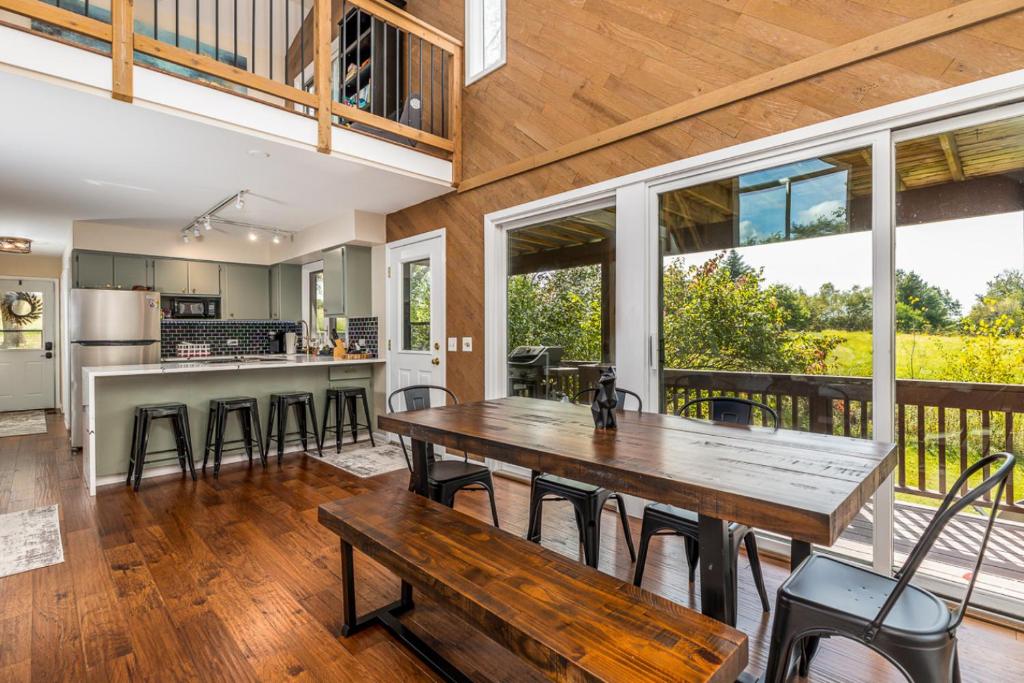 Fox Wood Path Getaway, Galena