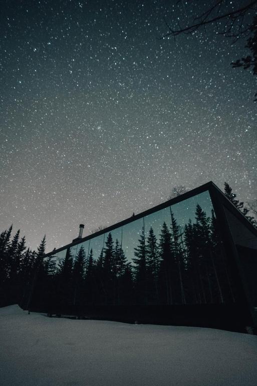 Réflexion Charlevoix - Maisons Miroirs, Petite-Rivière-Saint-Francois