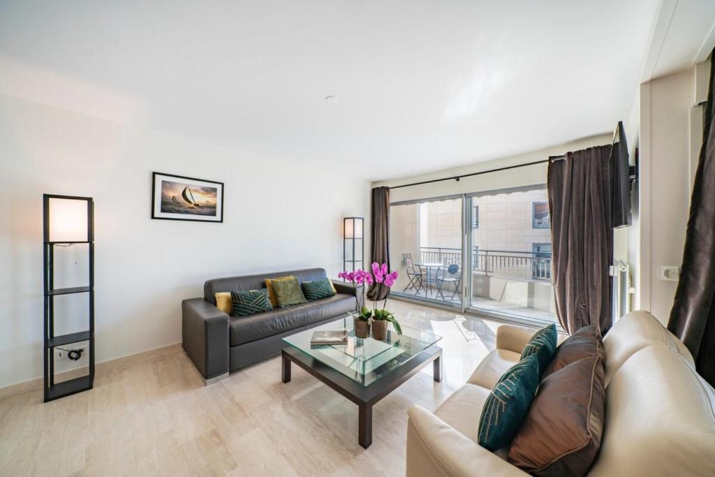 Wonderful 3 bedroom in the heart of Cannes - 2