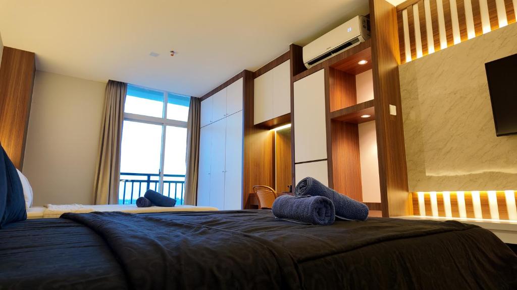 SLEPTOPIA Premium Unit with Twin Queen Bed, Nagoya