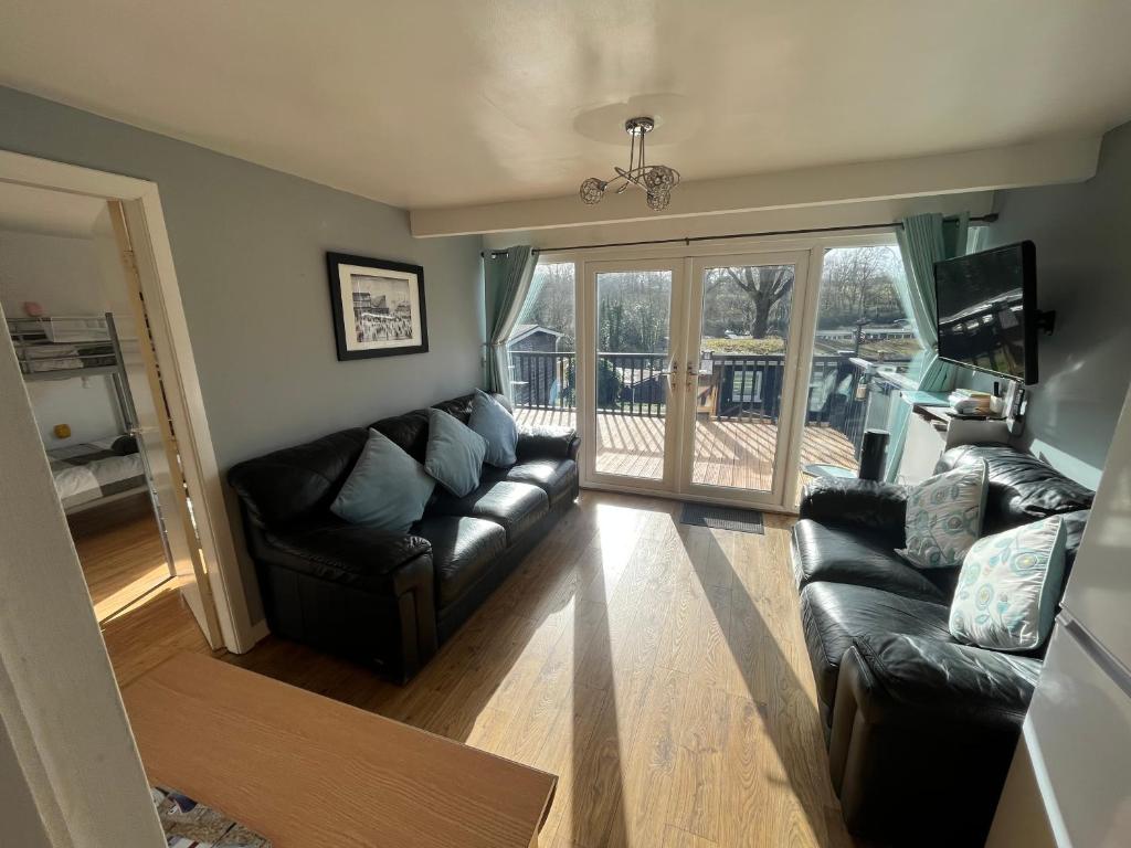 Cosy North Wales 2-Bedroom Chalet photo 3