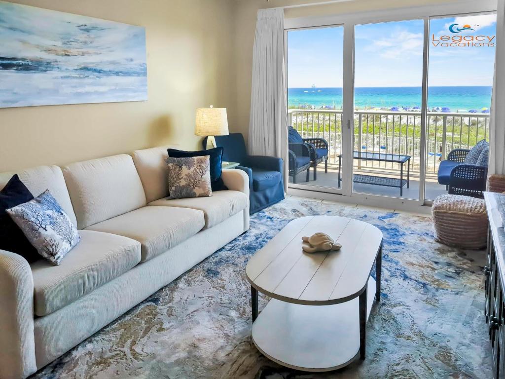 SMP 208 - Stunning 3 Bedroom Beachfront Condo!, Fort Walton Beach