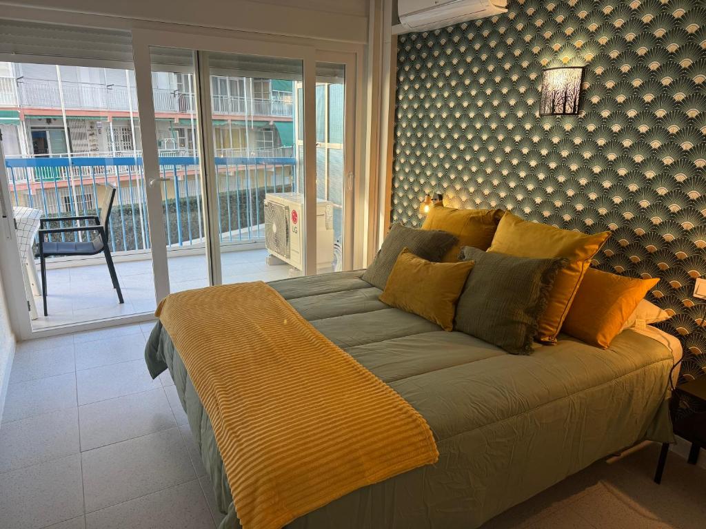 Primera línea en Playa Muchavista piscina y vistas al mar By Turihome - 3