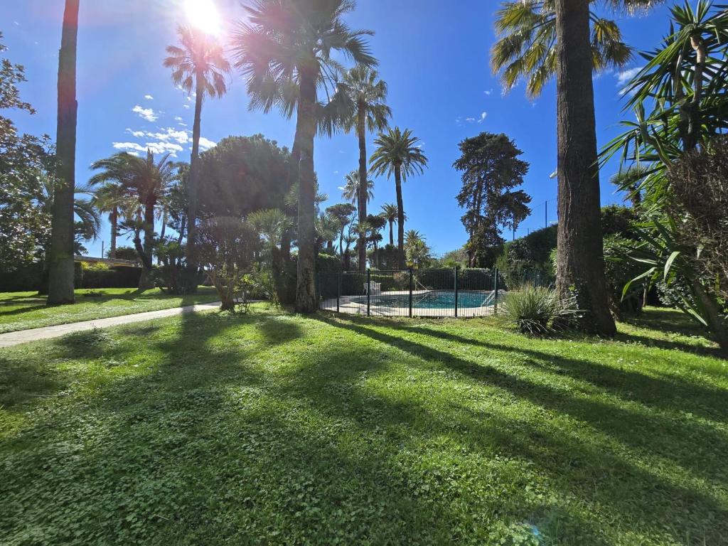 Le Week Riviera III -3 stars-Grande terrasse-Plage du midi-Piscine-Cannes- Palais des Festivals- Parking - 3
