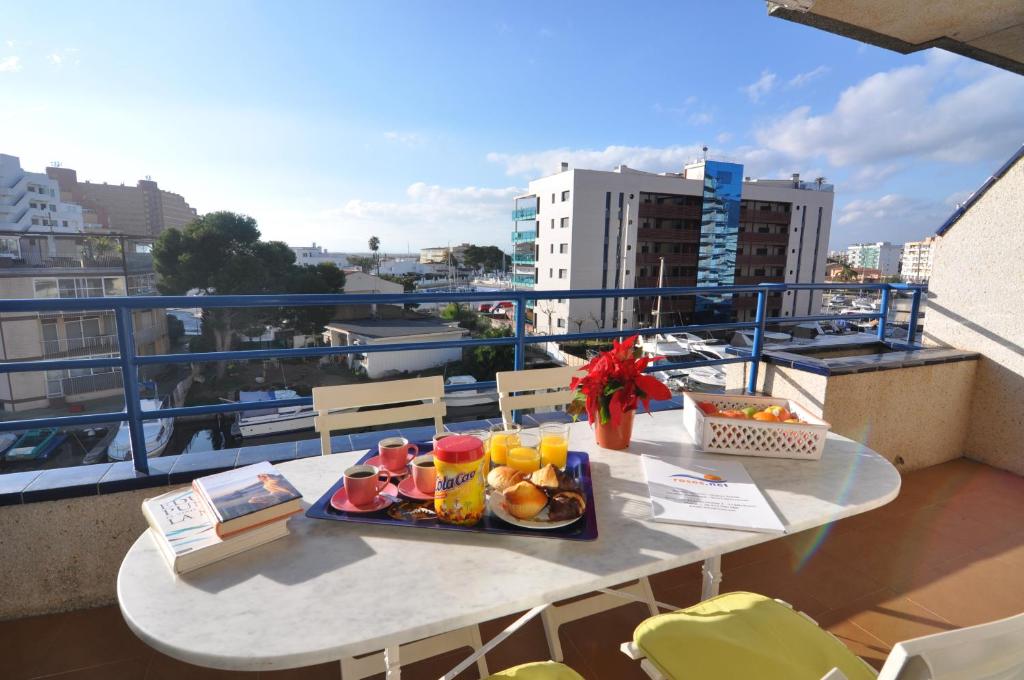 RNET - Port Margarita 3B, Roses