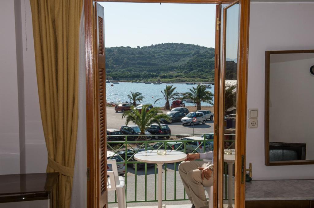 Verdelis Inn photo