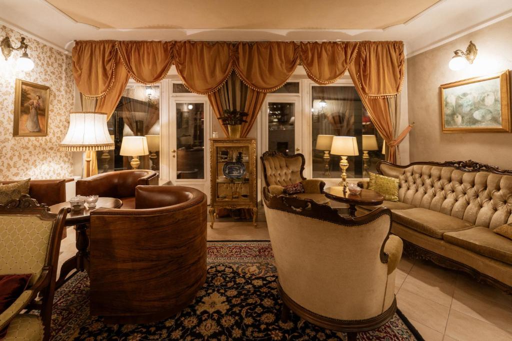 Allegro Hotel 5