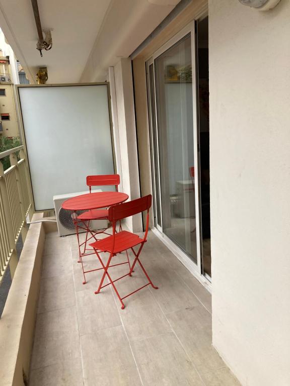 STUDIO à 50 mètres de la plage - 2