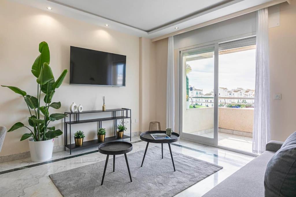 MARBELLA HOME RENTALS - Marina Banus, Puerto Banus, 2BR Spacious, parking & pool - 5
