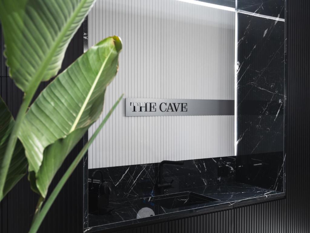 THE CAVE Suites SPA - 5