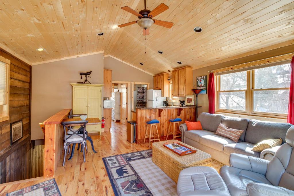 Cozy Ouray Hideaway Mountain Views, Steps to Main, Ouray