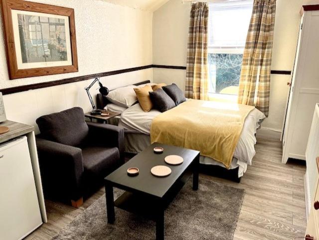 RESERVOIR LODGE, Birmingham