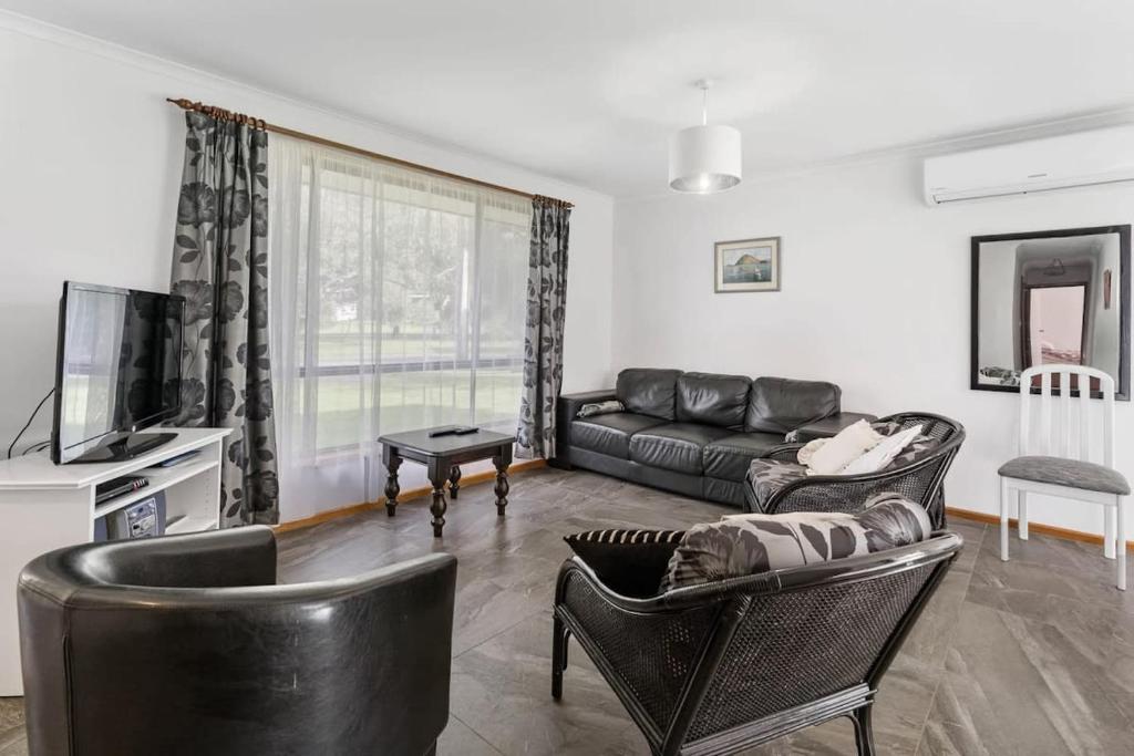 6 Simpson Rd Encounter Bay - No Linen Included, Encounter Bay