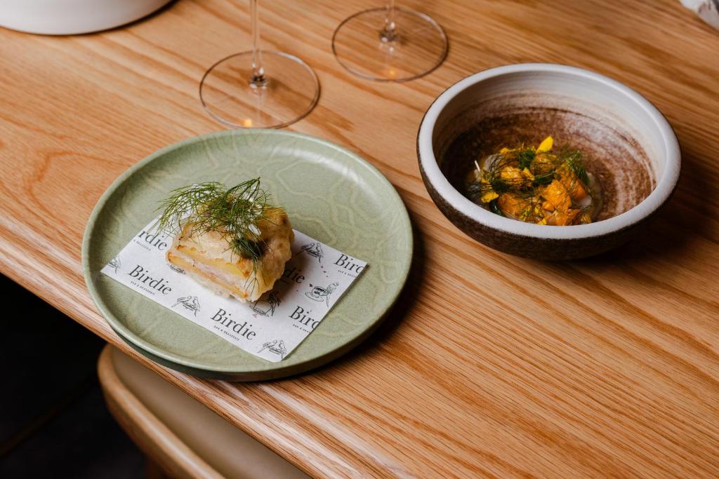 อาหารและเครื่องดื่ม